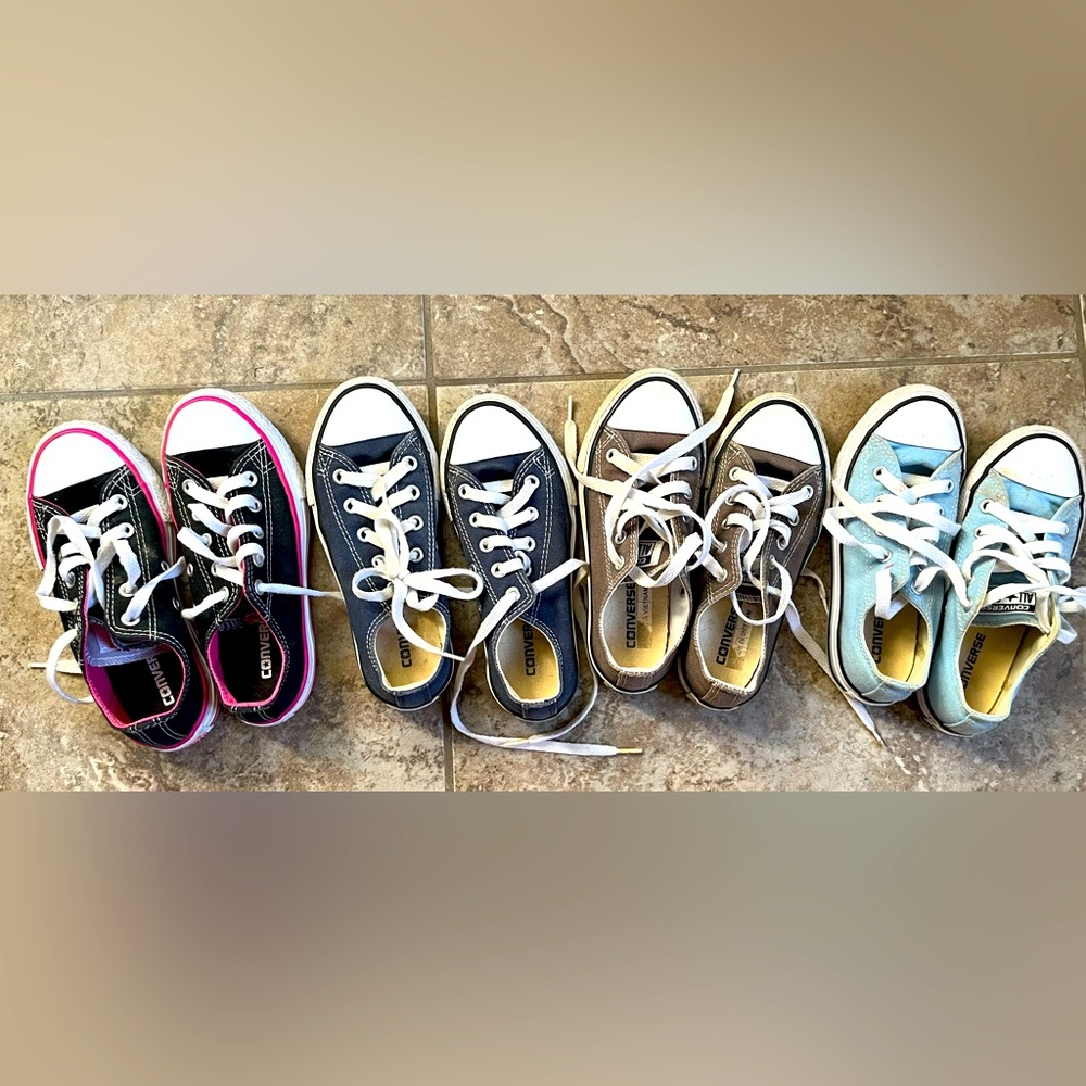 Converse shoes. 4 pairs!👟👟